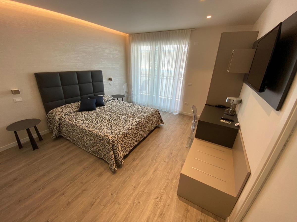 Hotel Castiglione Lignano Sabbiadoro Dış mekan fotoğraf