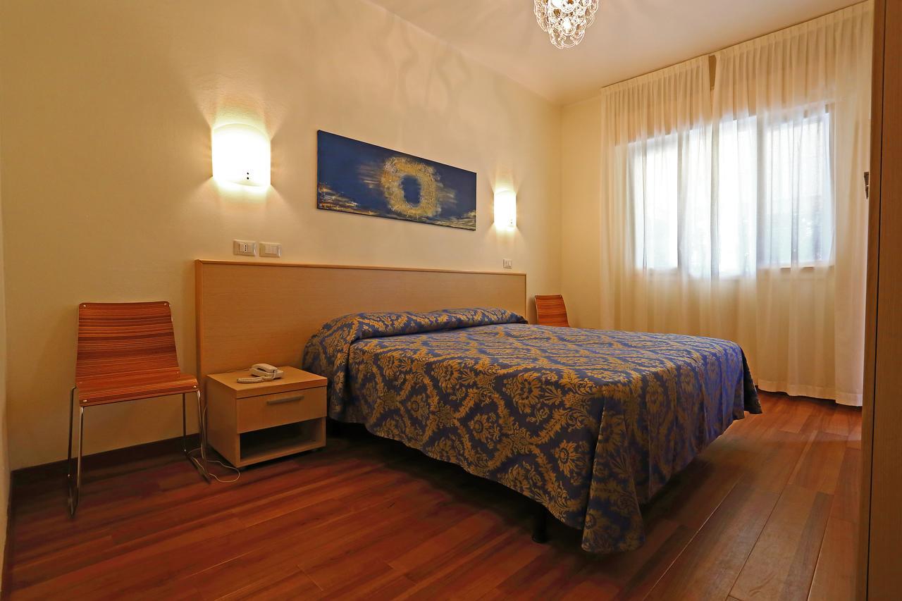 Hotel Castiglione Lignano Sabbiadoro Dış mekan fotoğraf