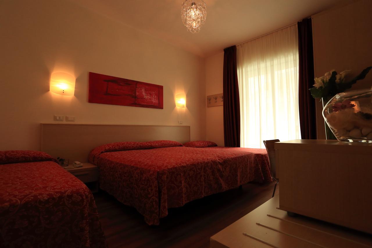 Hotel Castiglione Lignano Sabbiadoro Dış mekan fotoğraf