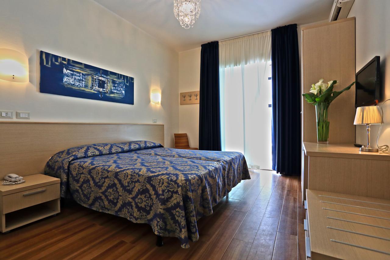 Hotel Castiglione Lignano Sabbiadoro Dış mekan fotoğraf
