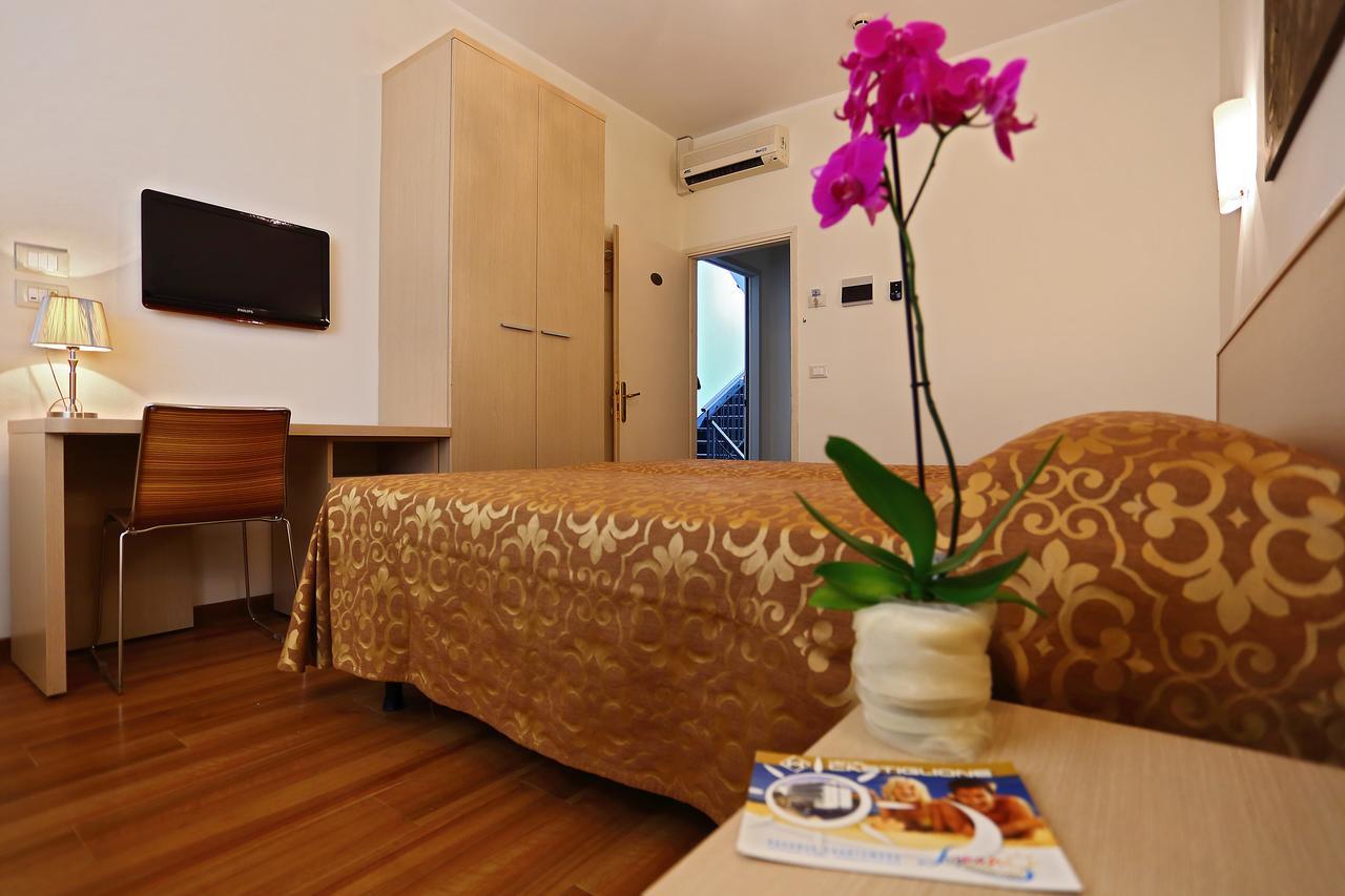 Hotel Castiglione Lignano Sabbiadoro Dış mekan fotoğraf