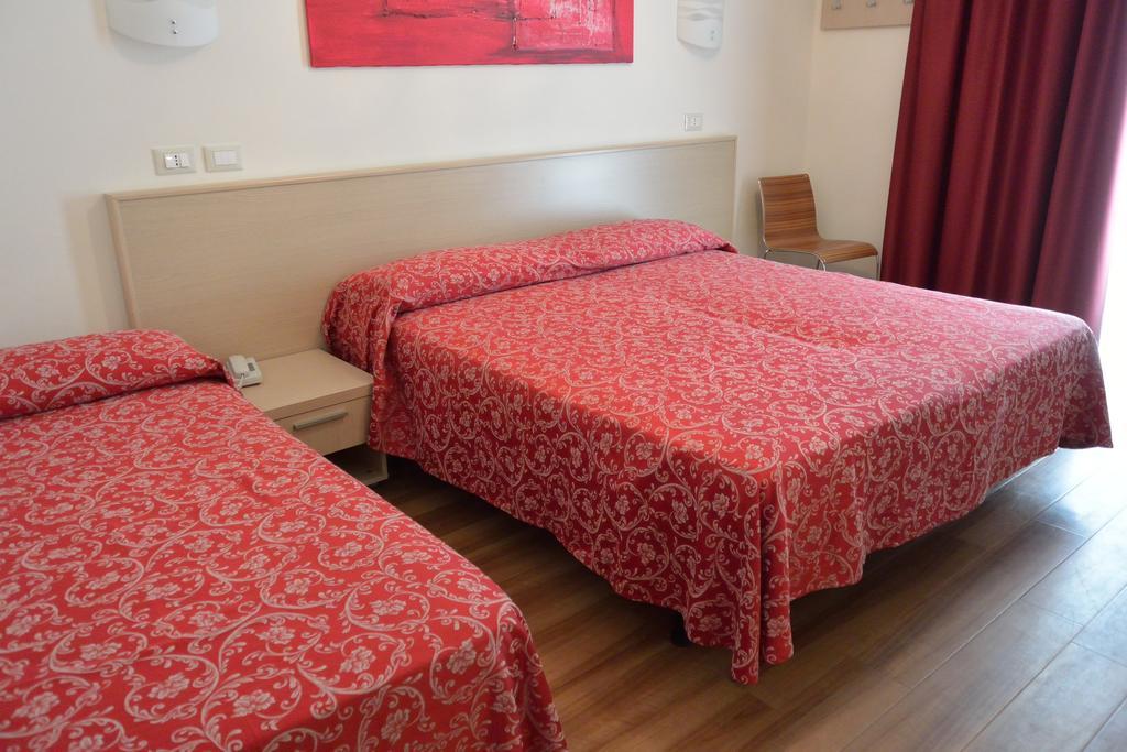 Hotel Castiglione Lignano Sabbiadoro Oda fotoğraf