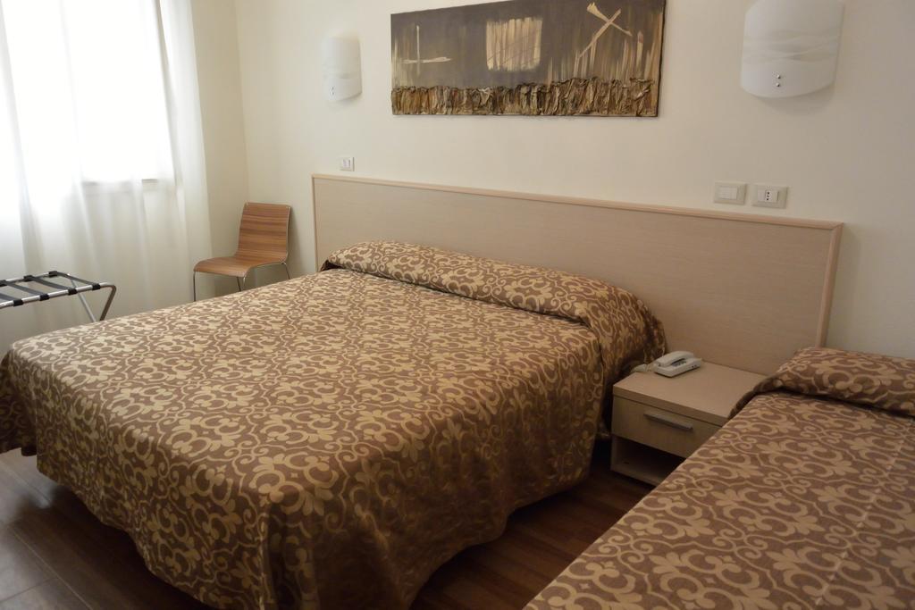 Hotel Castiglione Lignano Sabbiadoro Dış mekan fotoğraf
