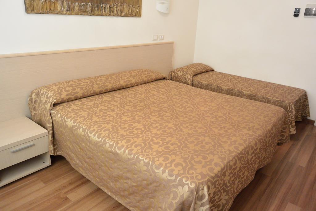 Hotel Castiglione Lignano Sabbiadoro Dış mekan fotoğraf