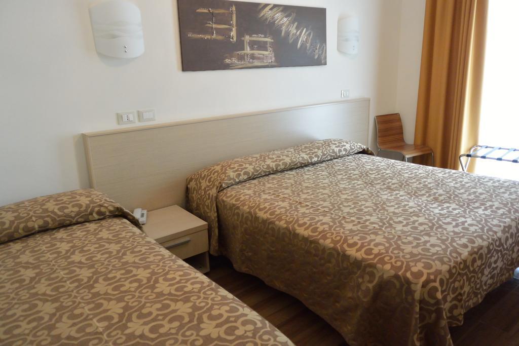 Hotel Castiglione Lignano Sabbiadoro Dış mekan fotoğraf